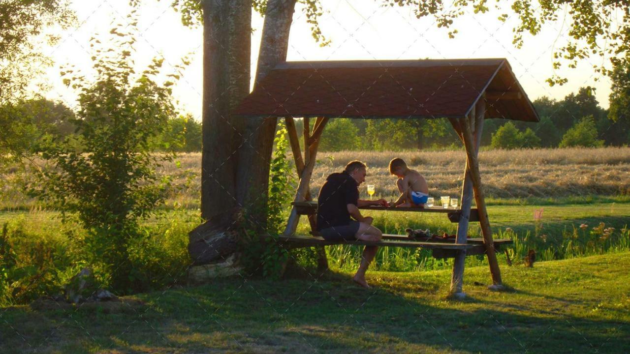 Janischs Fewo Im Spreewald, Terrasse, Grosser Garten Und Blick Inklusive Unterspreewald ภายนอก รูปภาพ
